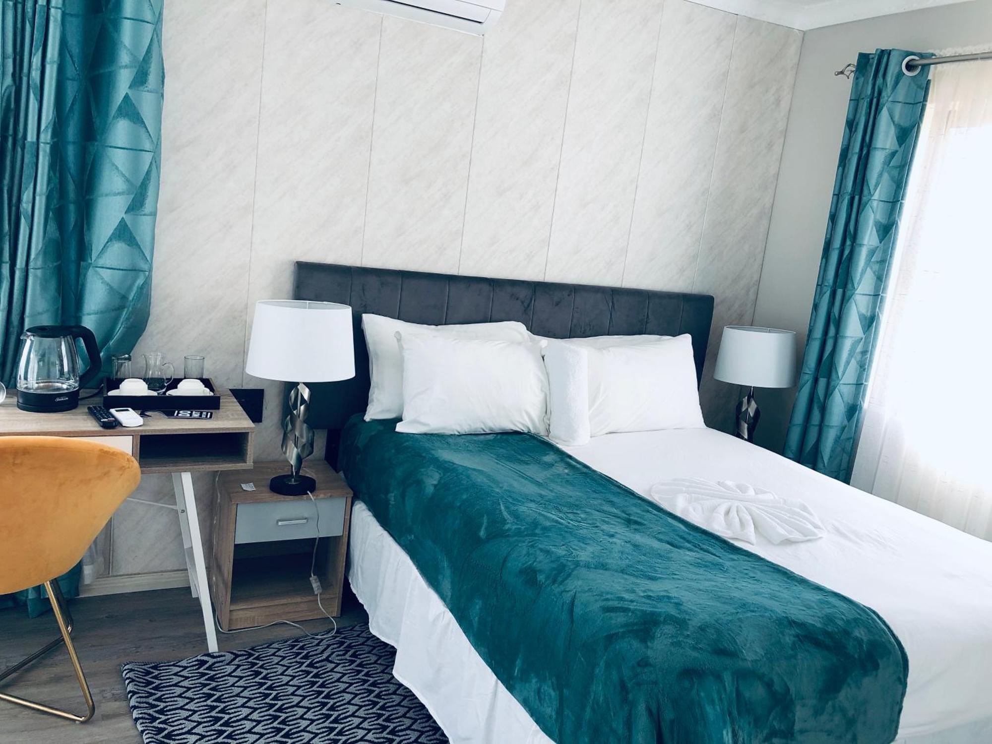 Gabz Airport Inn Gaborone Eksteriør billede