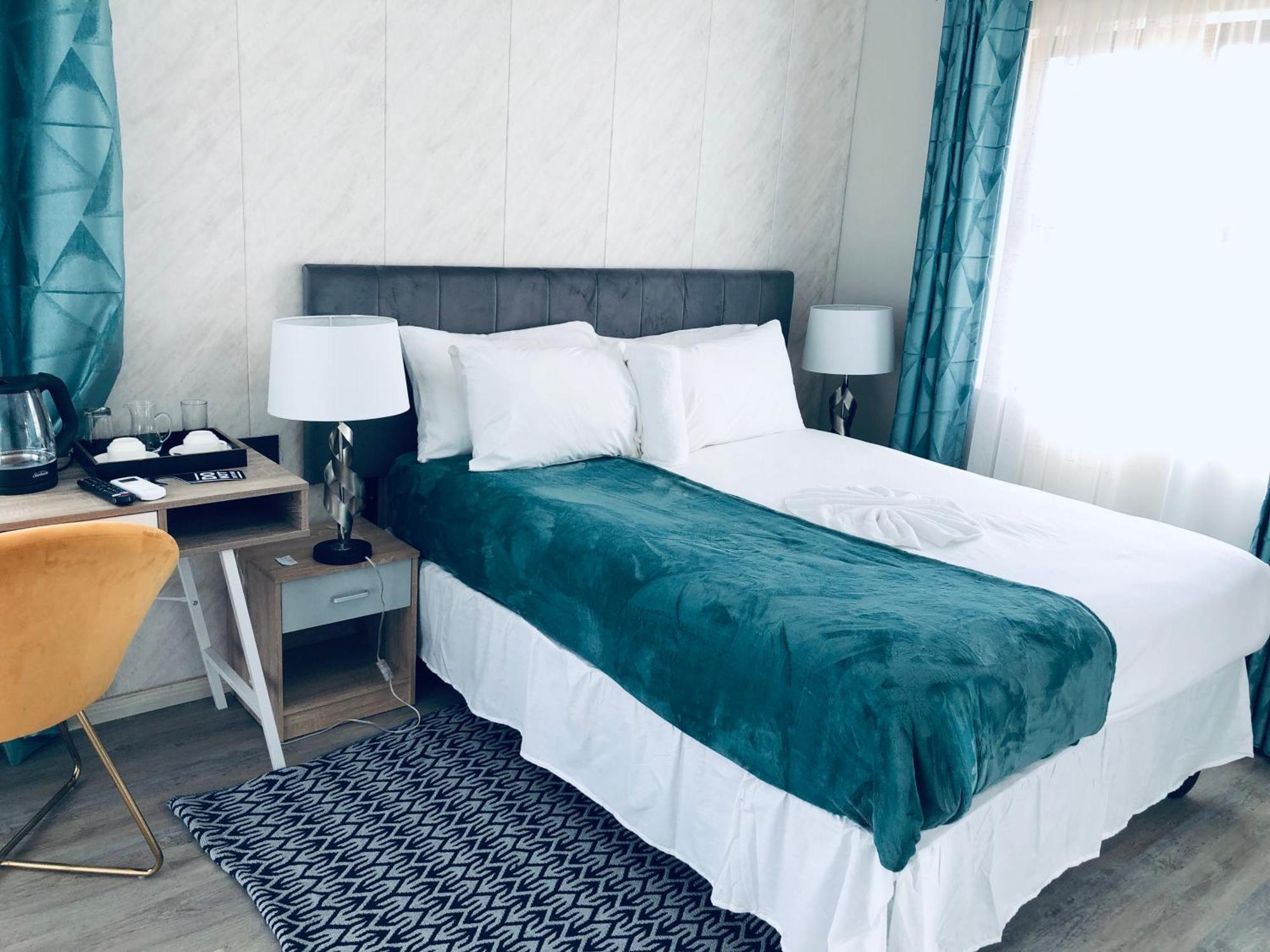 Gabz Airport Inn Gaborone Eksteriør billede